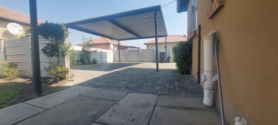 3 Bedroom Property for Sale in Waterkloof East North West